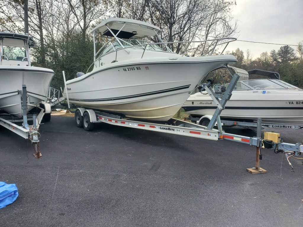 2005 TRITON 2690