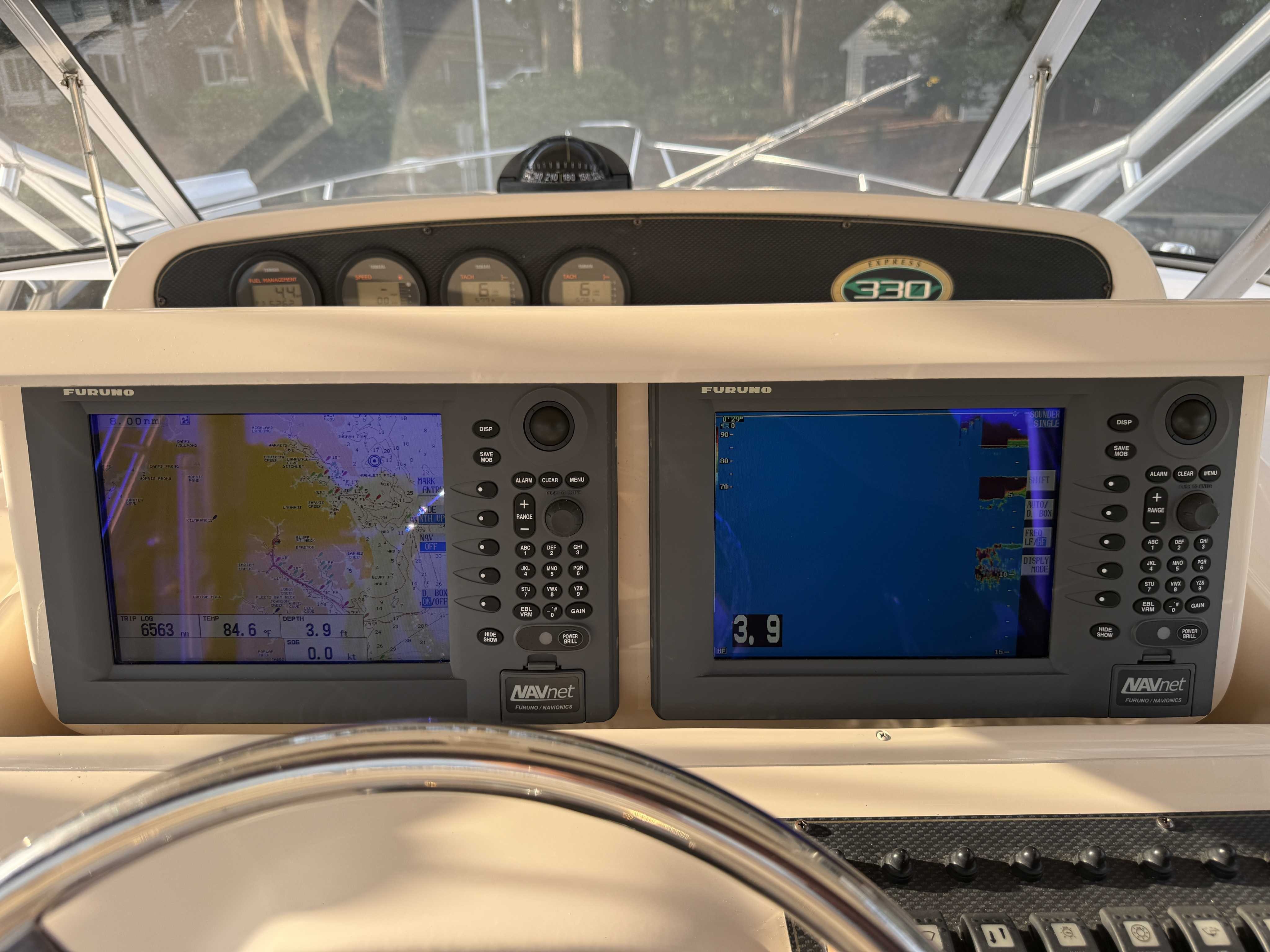 2005 GRADY WHITE 330 EXPRESS