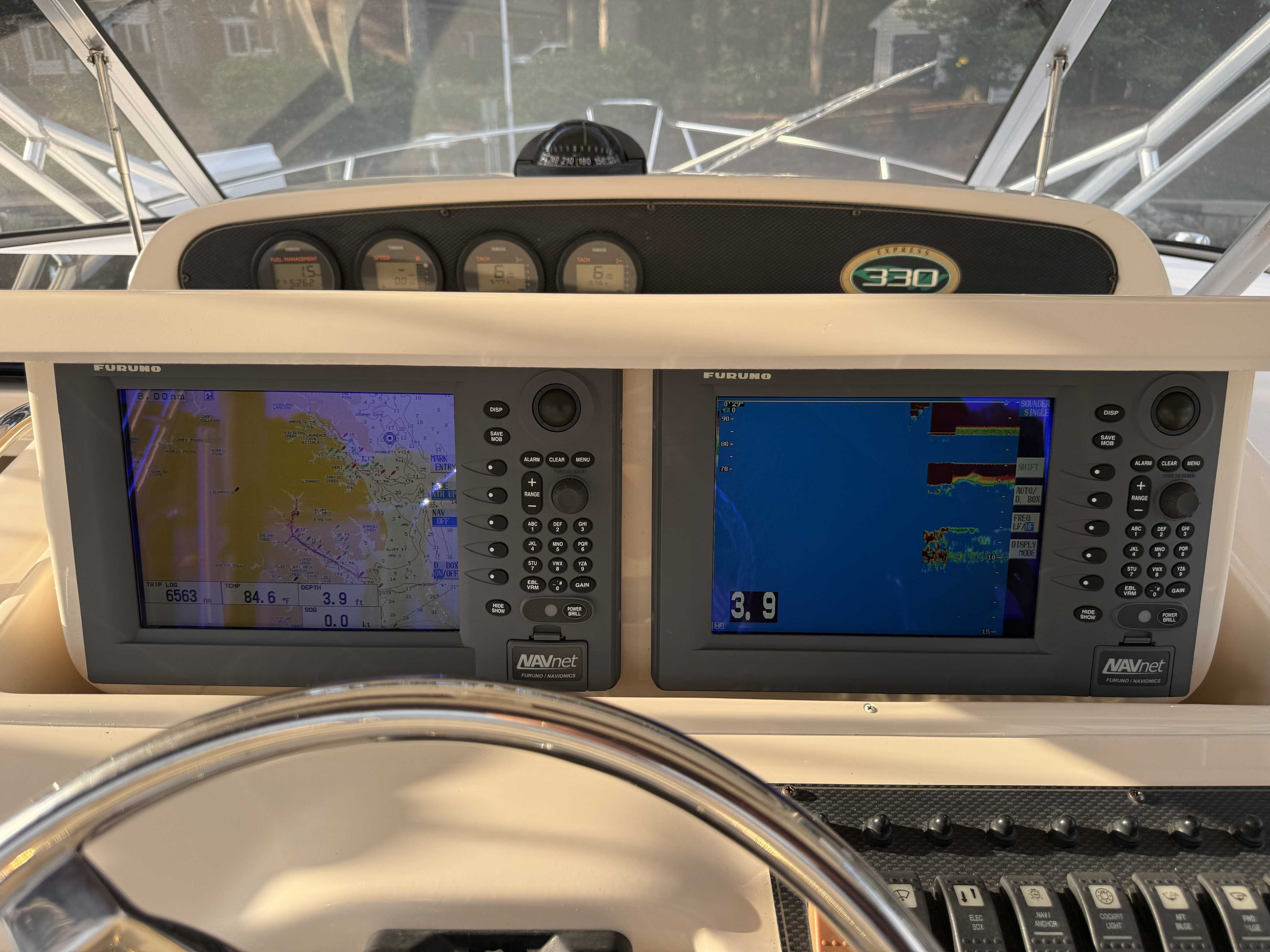 2005 GRADY WHITE 330 EXPRESS