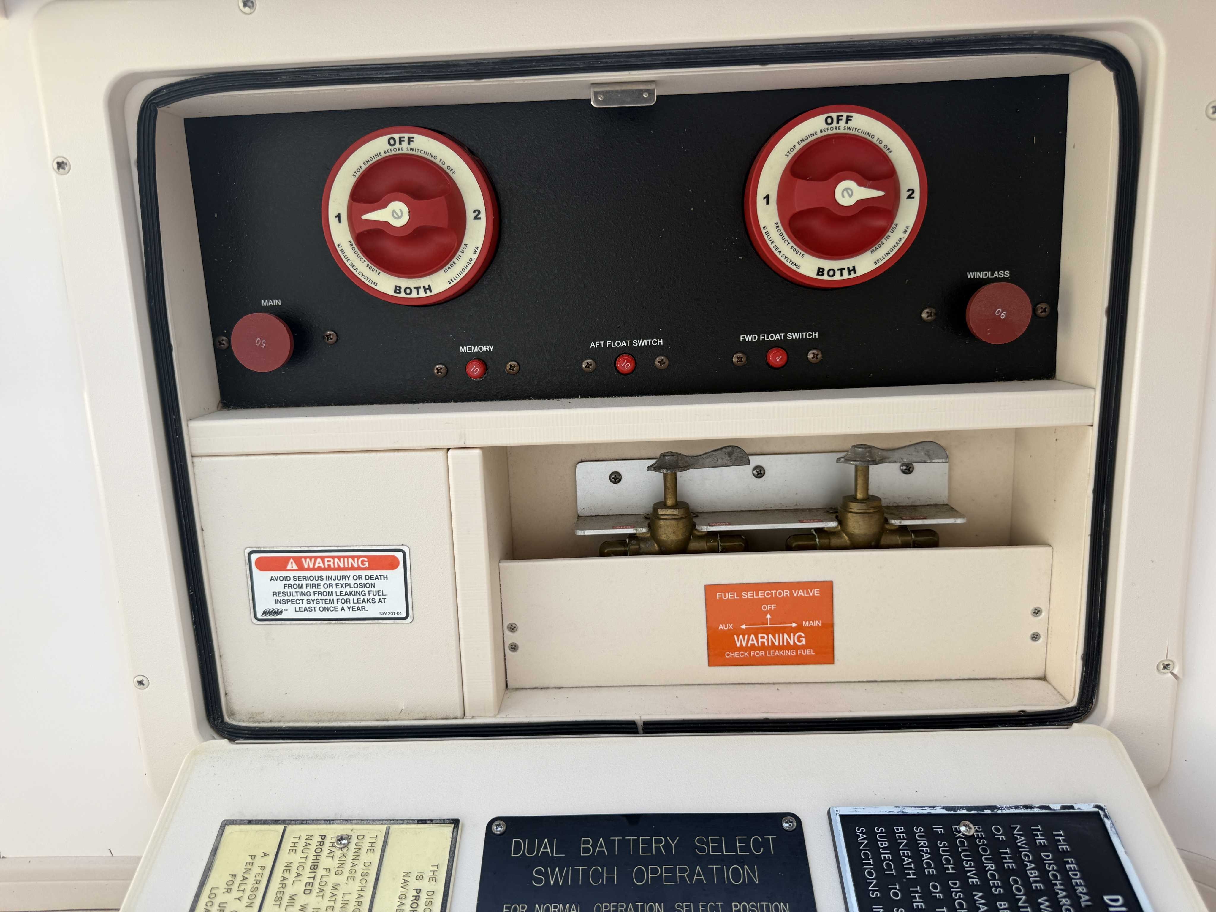2005 GRADY WHITE 330 EXPRESS