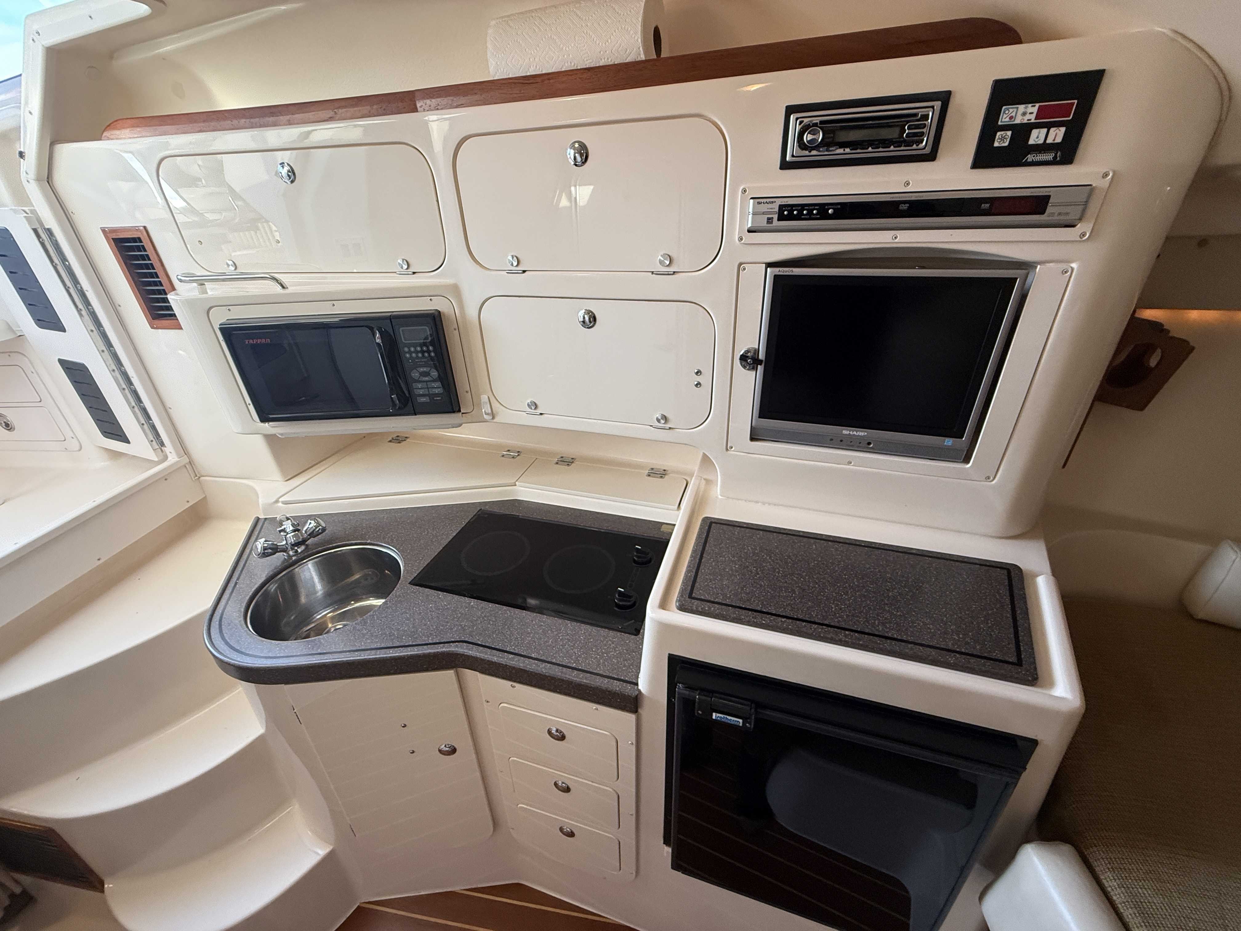 2005 GRADY WHITE 330 EXPRESS