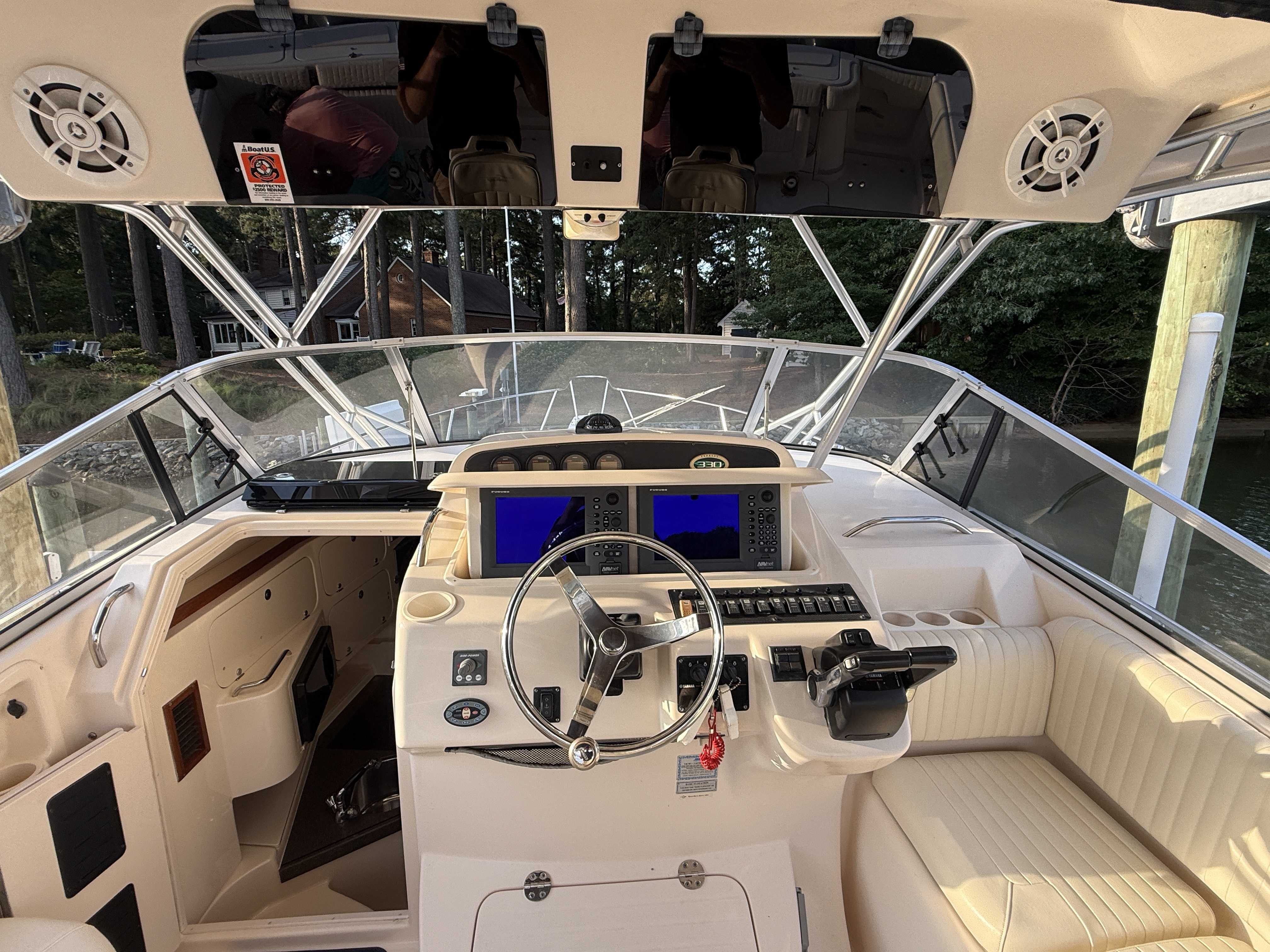 2005 GRADY WHITE 330 EXPRESS