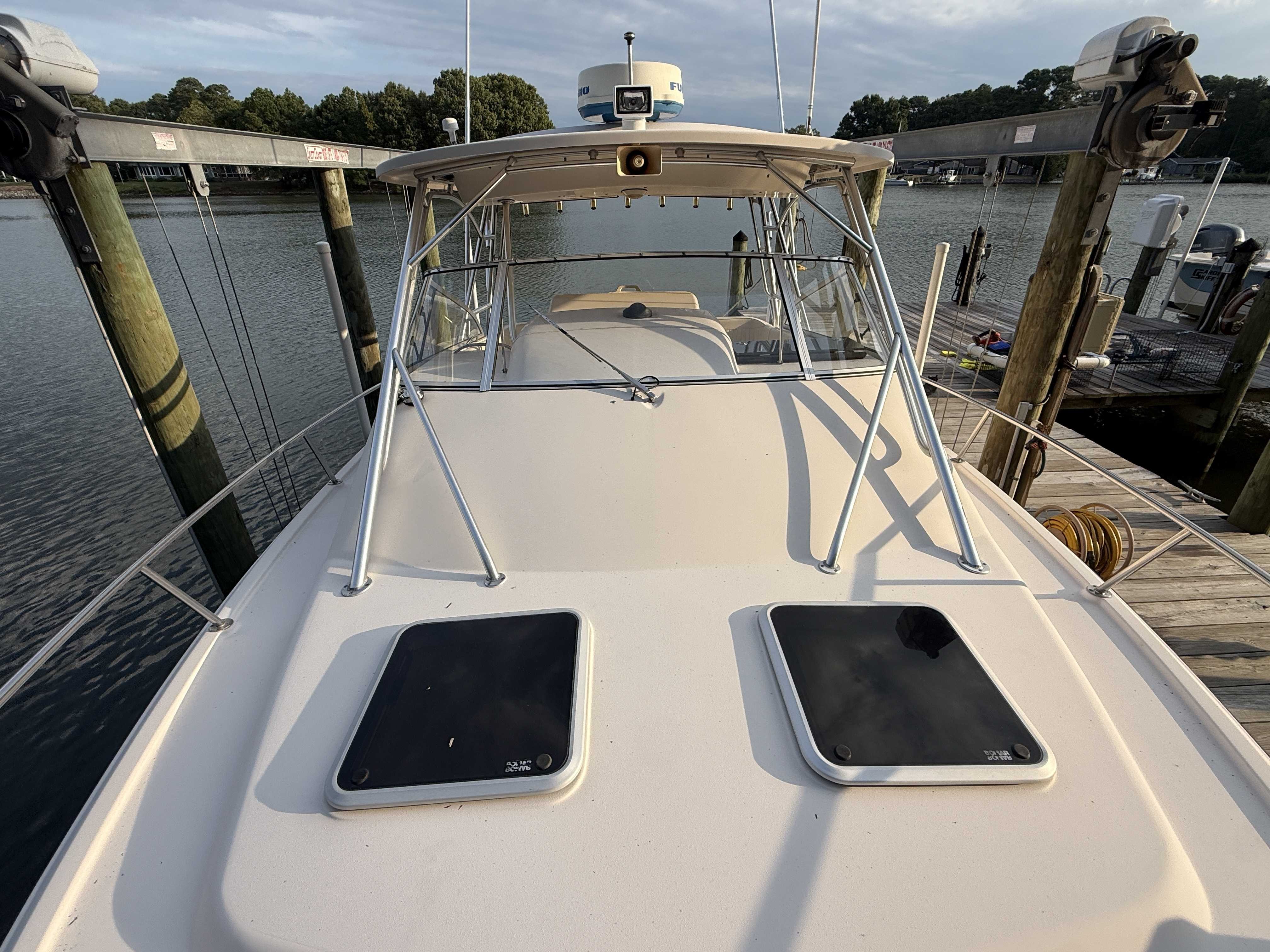 2005 GRADY WHITE 330 EXPRESS